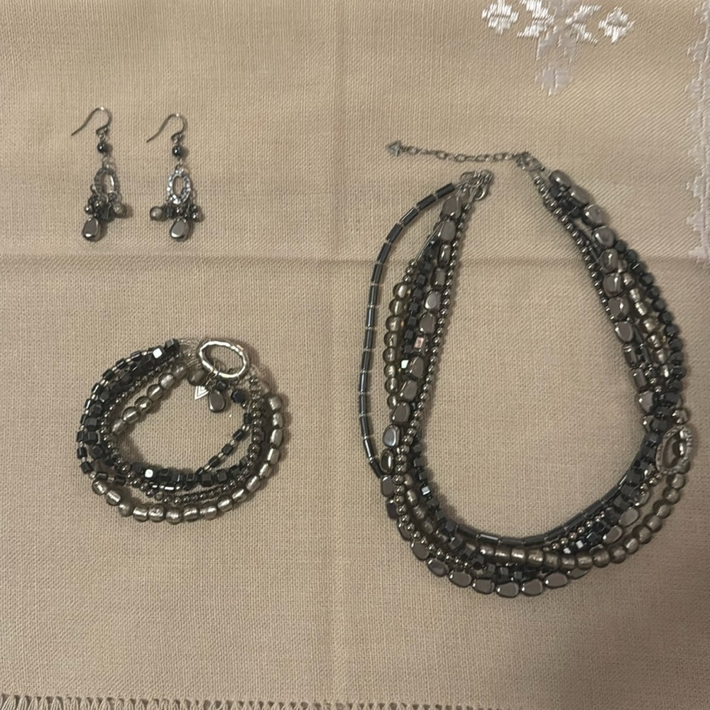 Elegant Silpada Black and Silver Jewelry Set